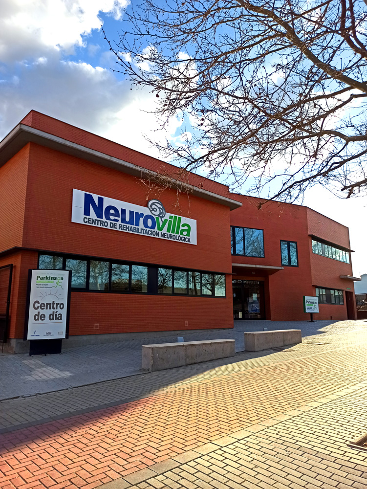 Fachada de centro de rehabilitación neurológica Neurovilla